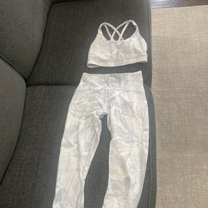 Lululemon matching sports bra and tights